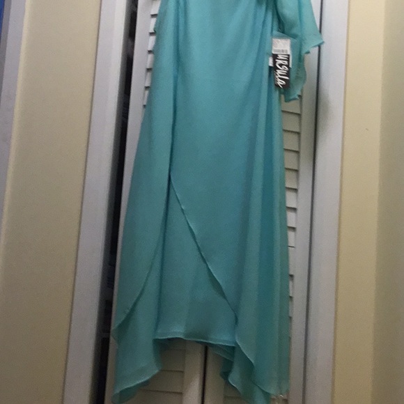 Aqua formal dress - Picture 12 of 15